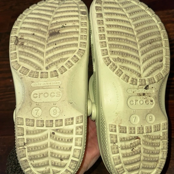 CROCS 🍋‍🟩 - Picture 2 of 2